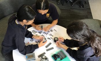 Commissioner’s Digital Challenge Winners Build VEX Robots @Challa Gardens Primary!